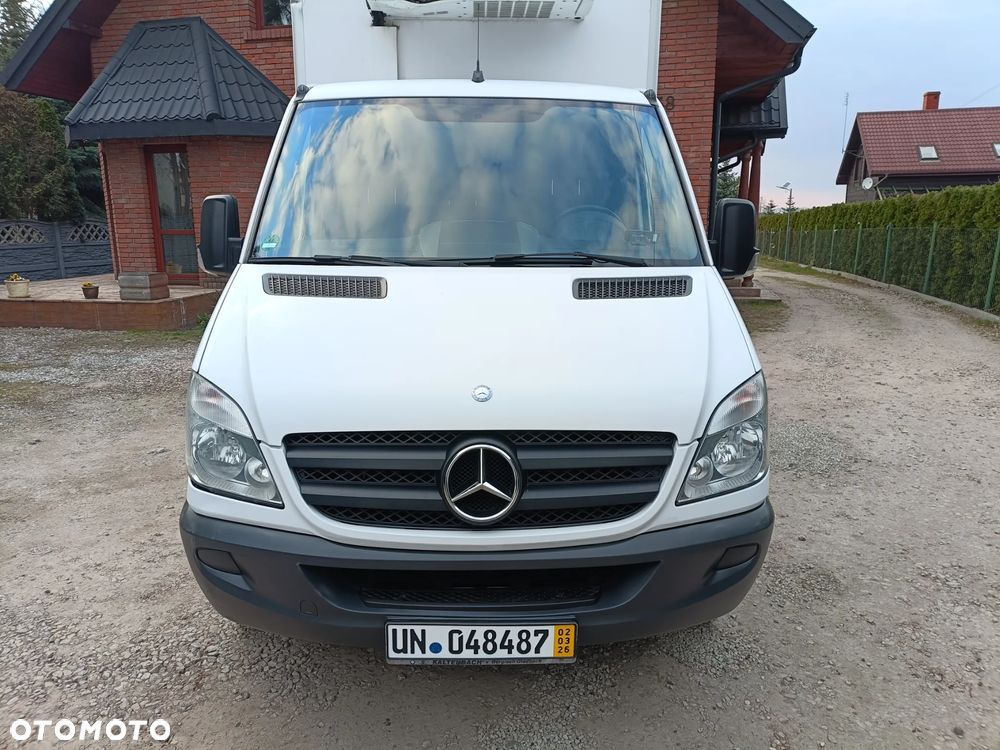 Mercedes-Benz Sprinter - 2