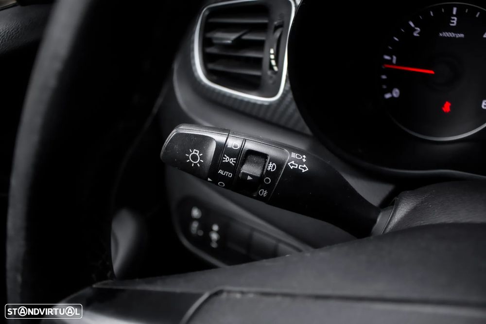 Kia Carens 1.7 CRDi ISG EX - 17