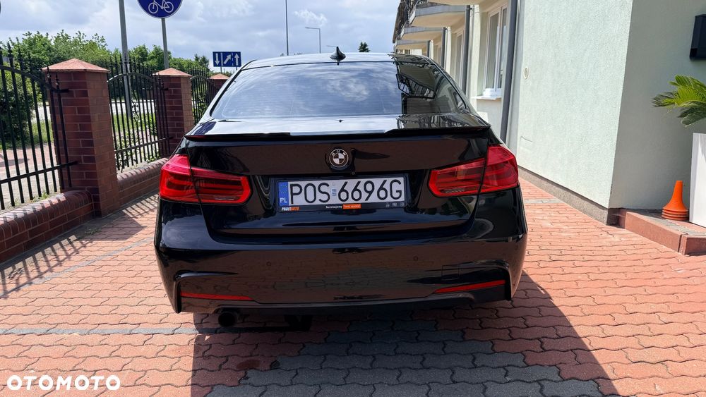 BMW Seria 3 318d Edition M Sport Shadow - 13