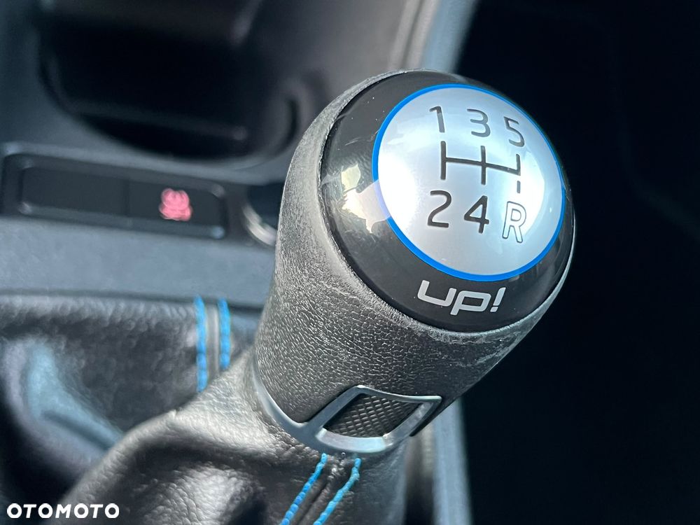 Volkswagen up! high - 30