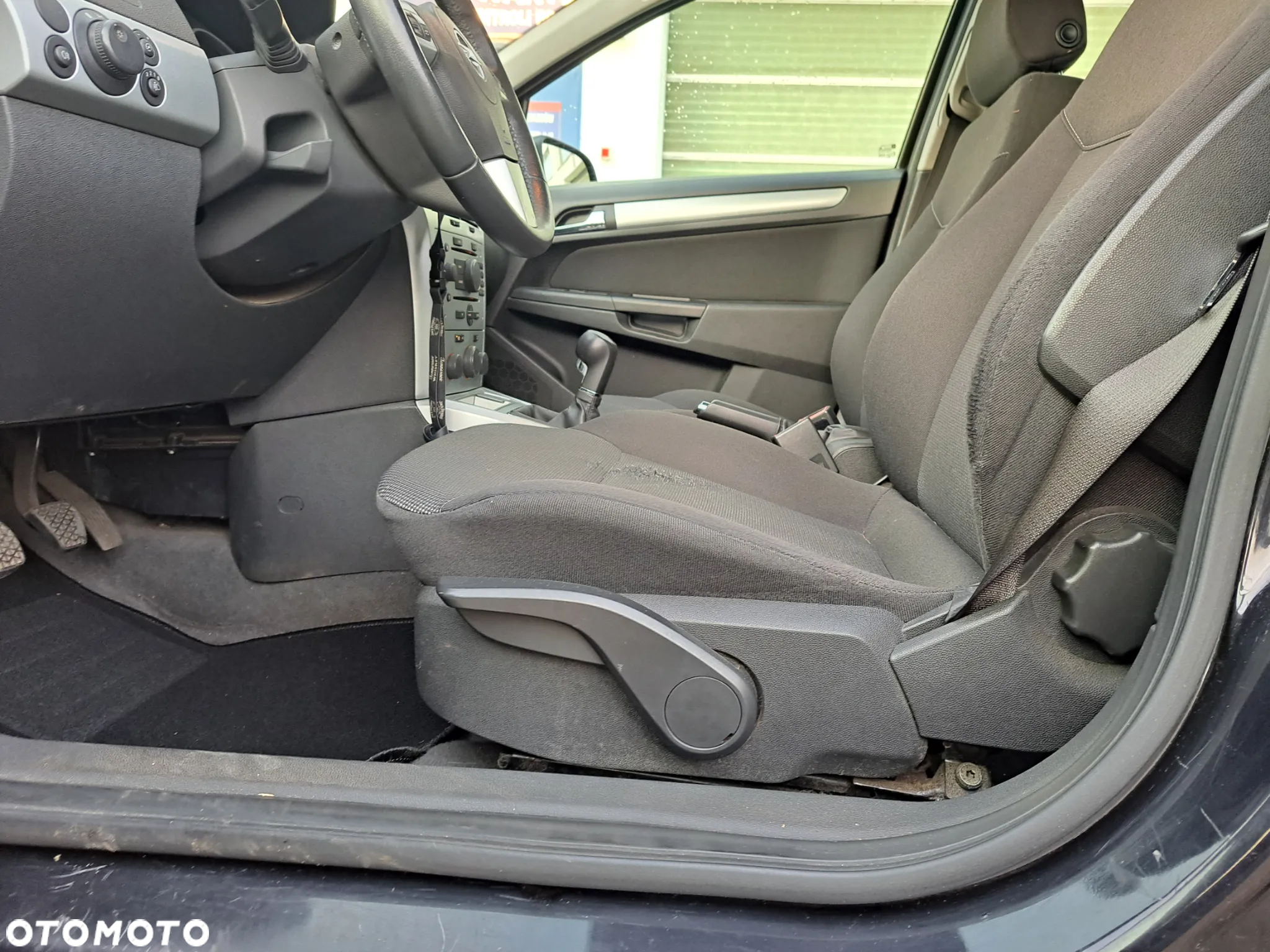 Opel Astra 1.6 Caravan NAVI - 23