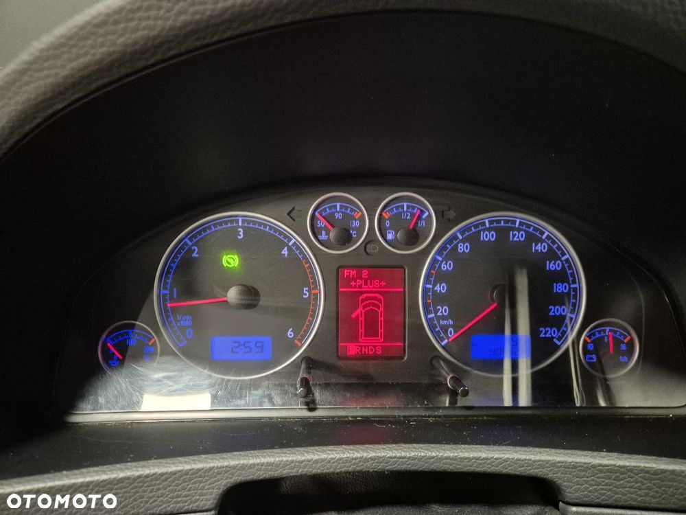 Volkswagen Multivan - 8