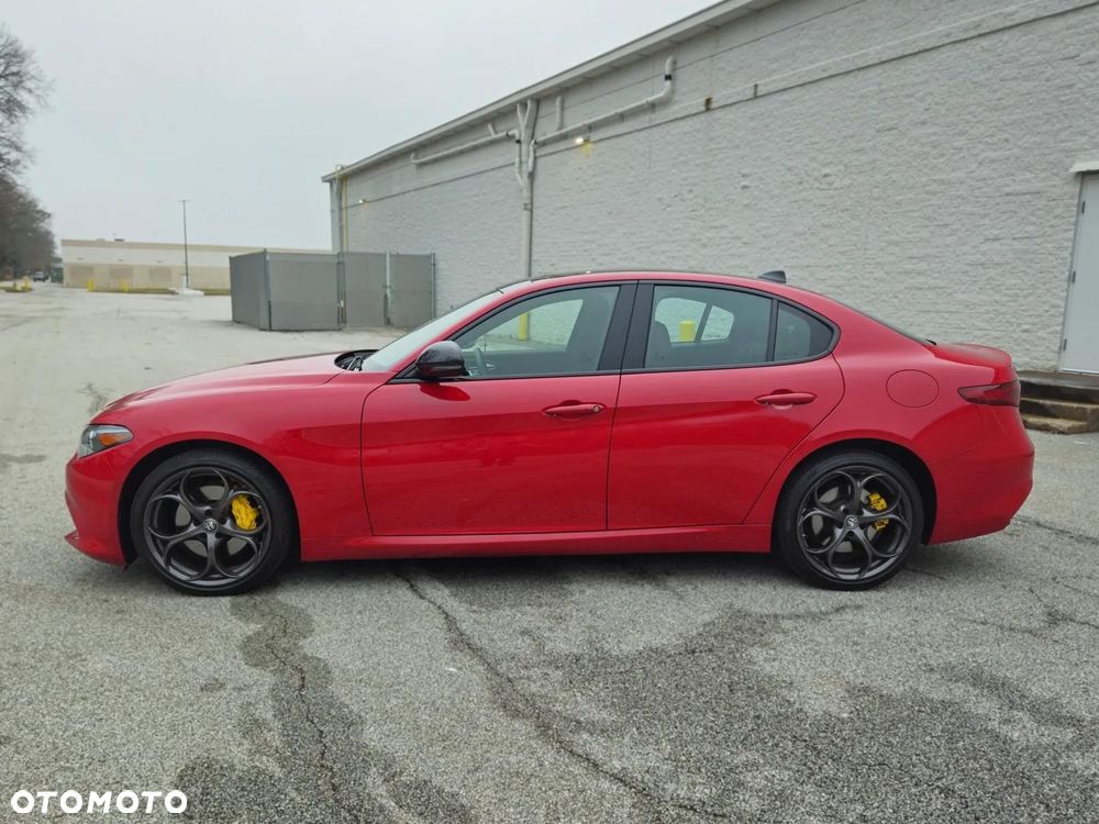 Alfa Romeo Giulia 2.0 Turbo 16V AT8-Q4 Ti - 5