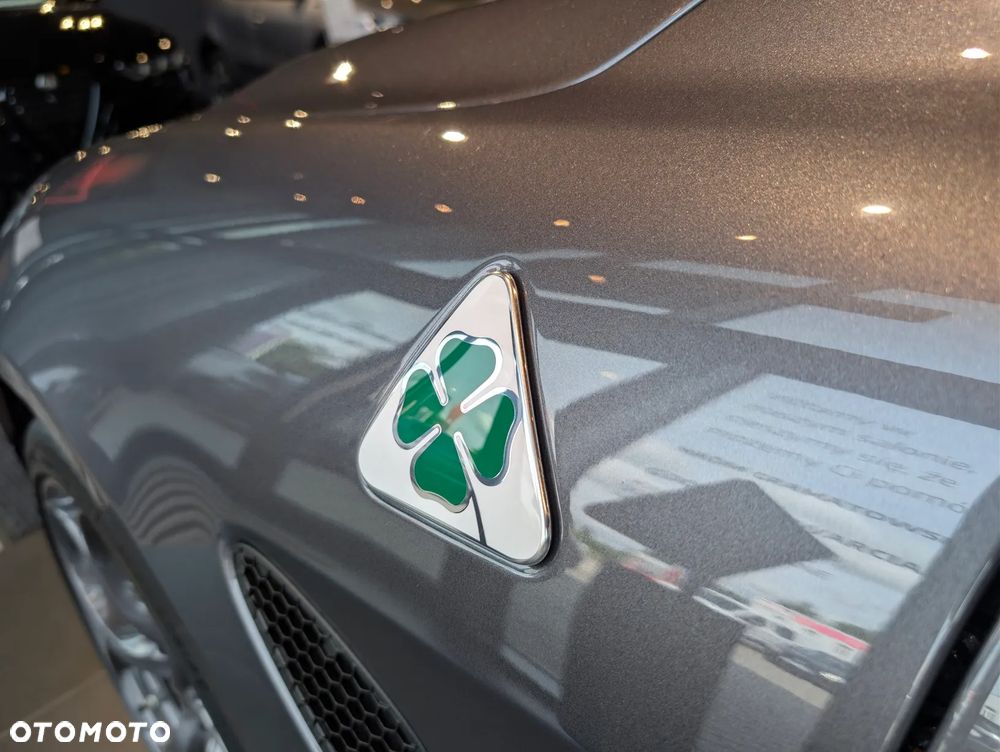 Alfa Romeo Giulia - 6
