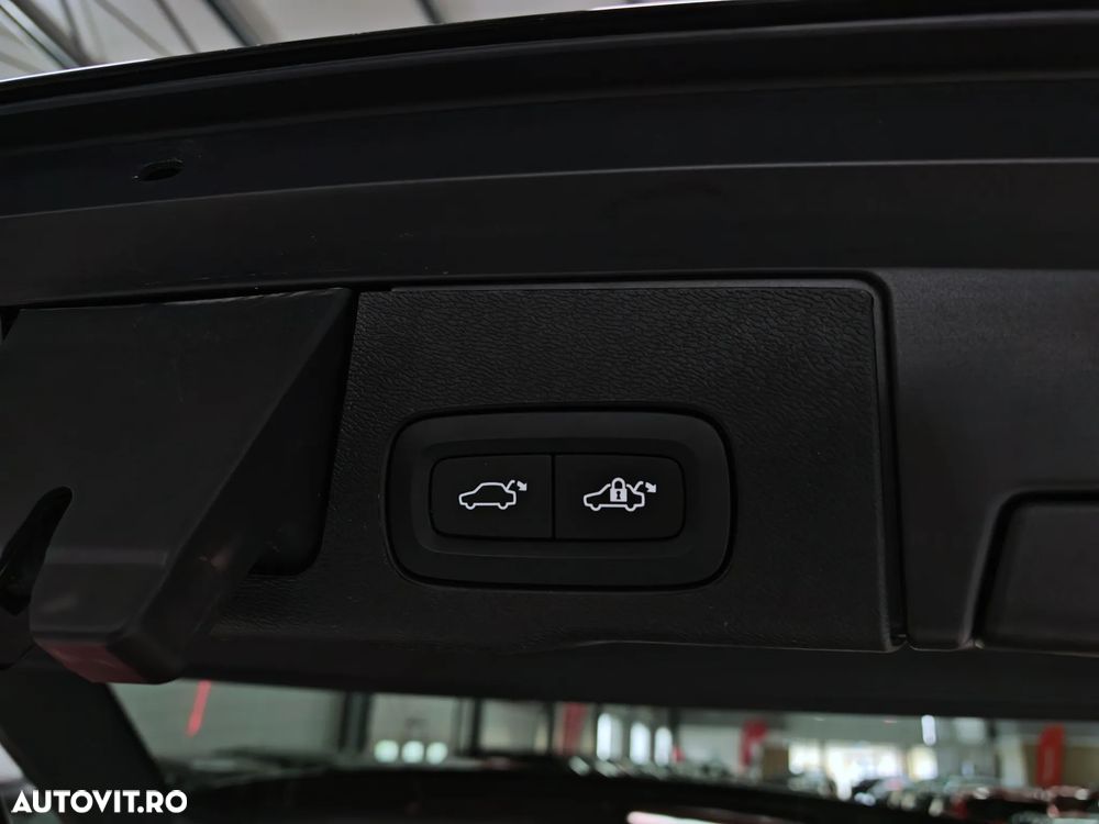 Volvo XC 60 B4 D Core - 33