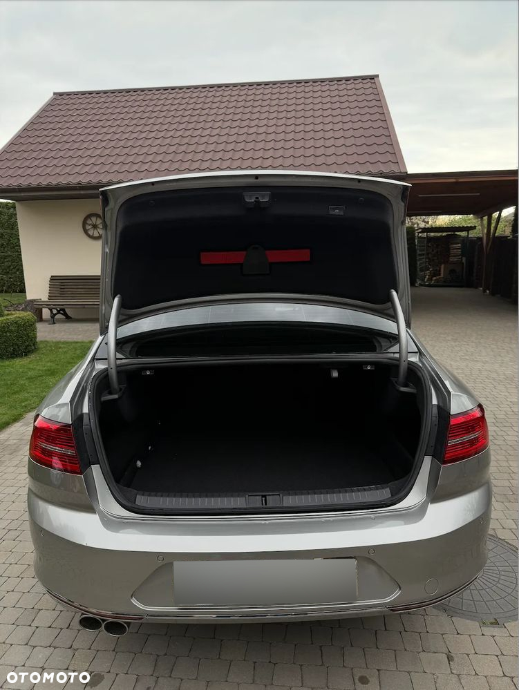 Volkswagen Passat - 10