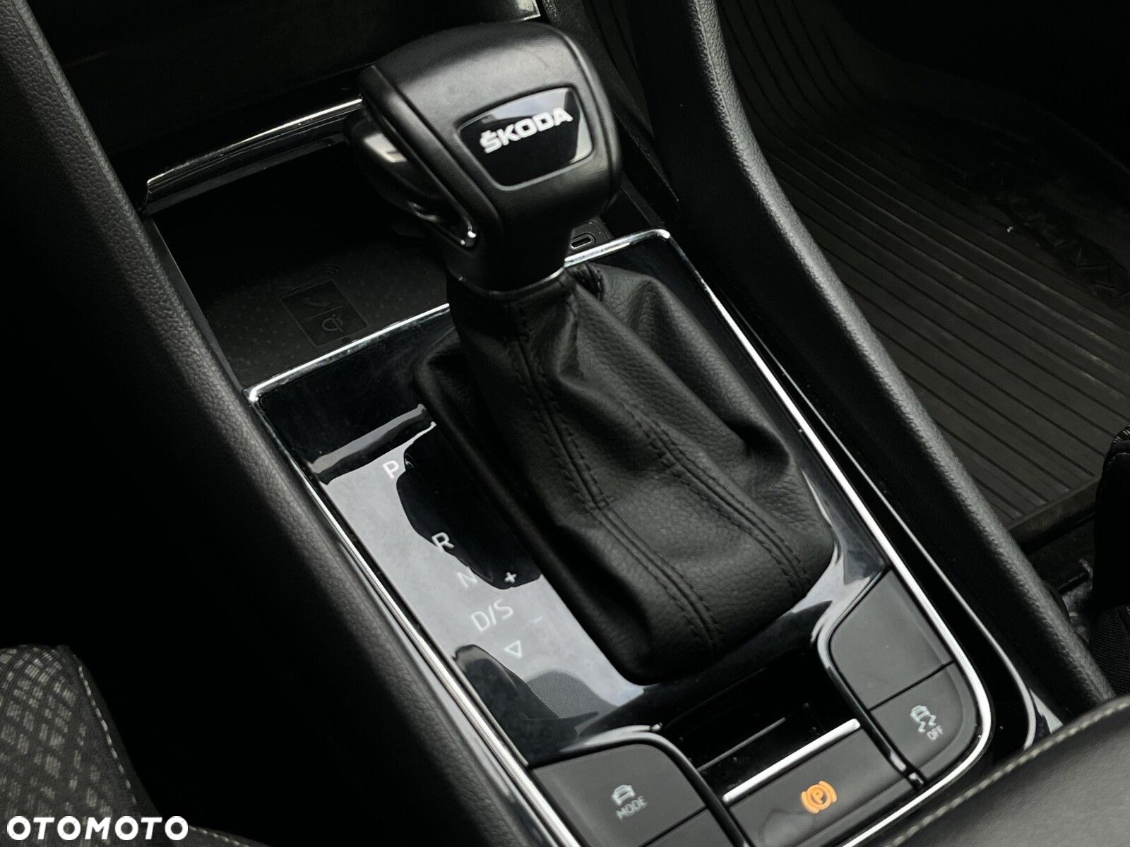 Skoda Karoq 1.5 TSI ACT Style DSG - 23