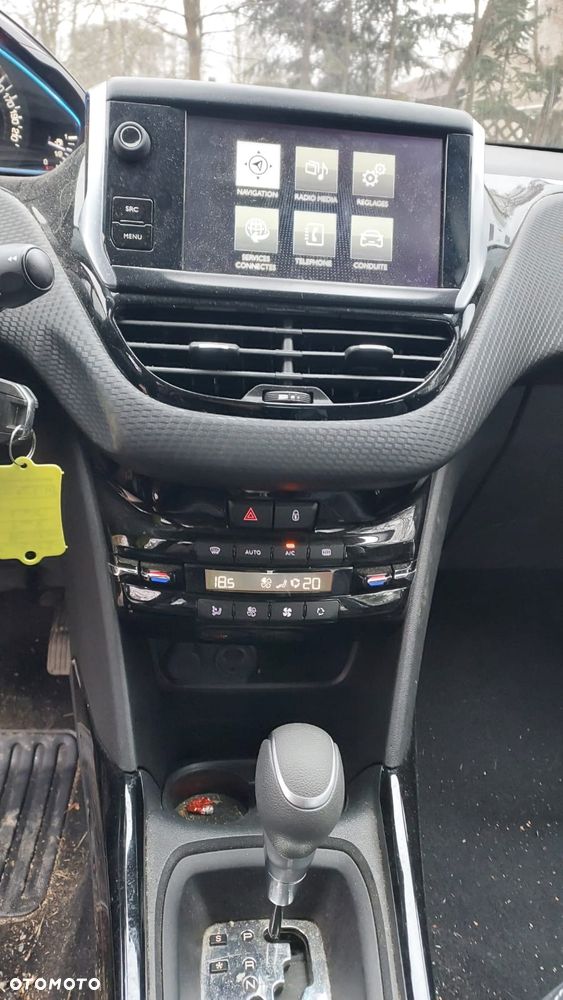 Peugeot 2008 PureTech 110 GPF Stop&Start EAT6 Allure - 14