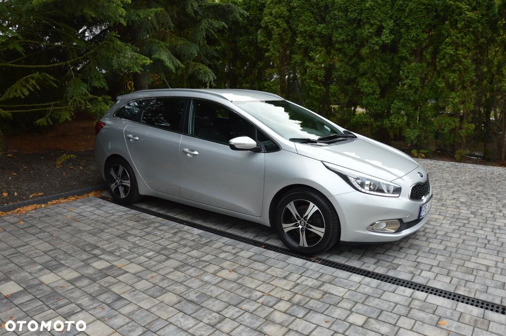 Kia Ceed - 12