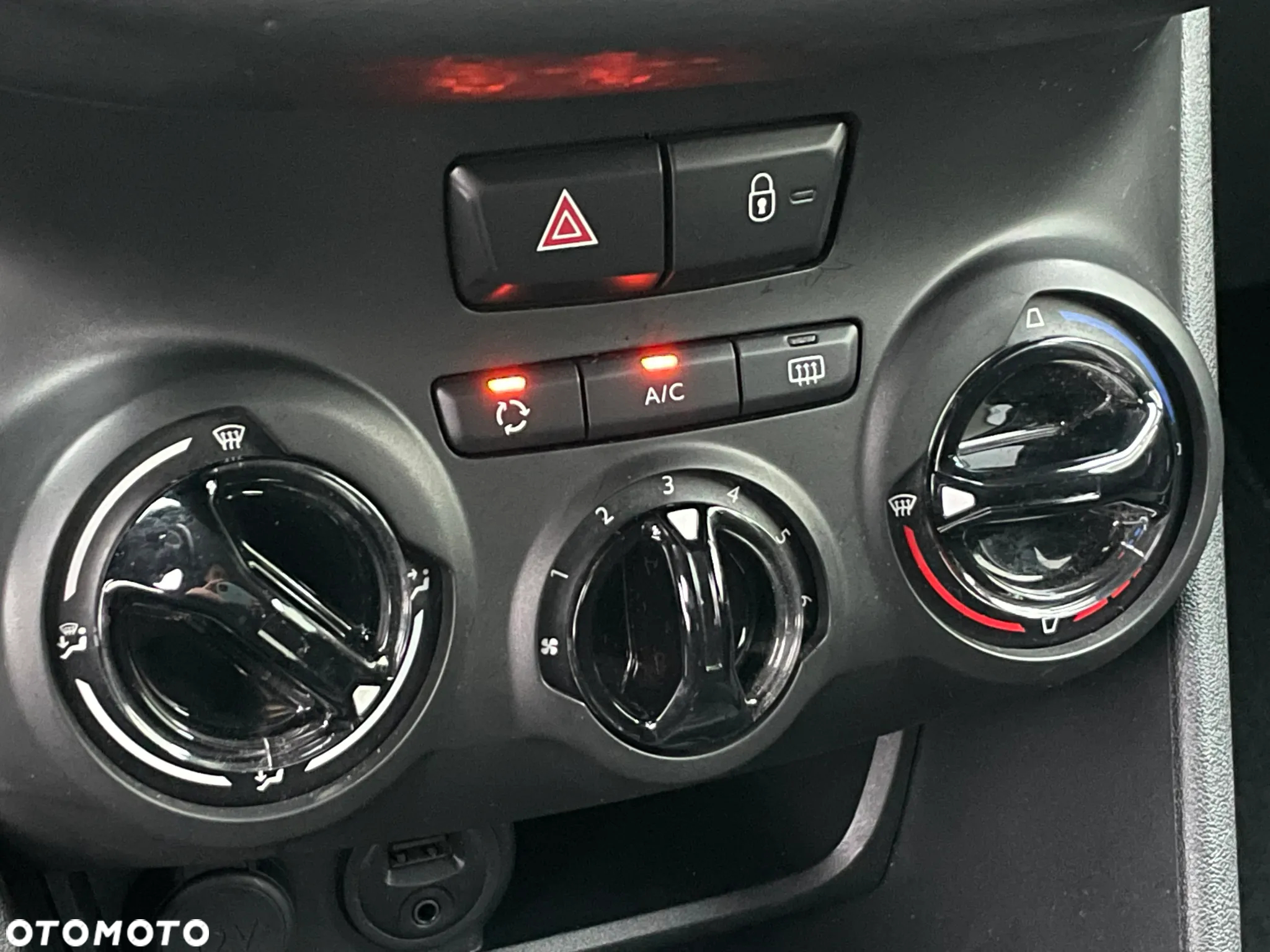 Peugeot 208 1.2 PureTech Active - 12