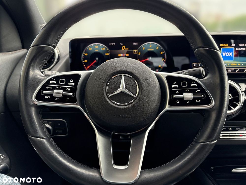 Mercedes-Benz GLA 200 - 21