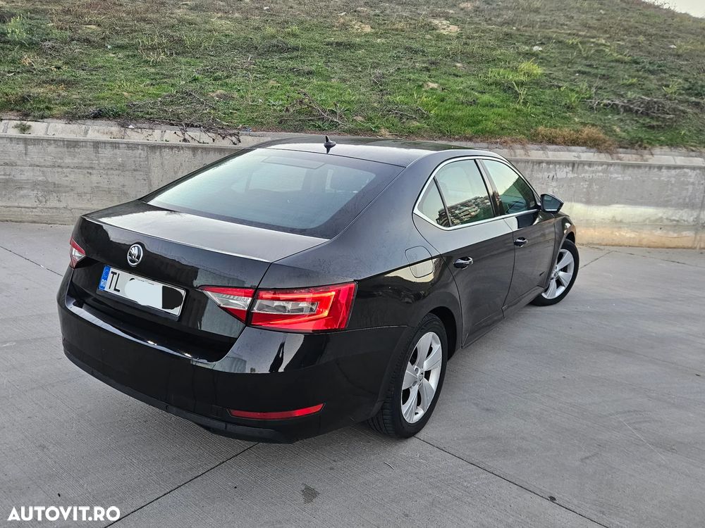 Skoda Superb Combi 2.0 TDI Style - 3