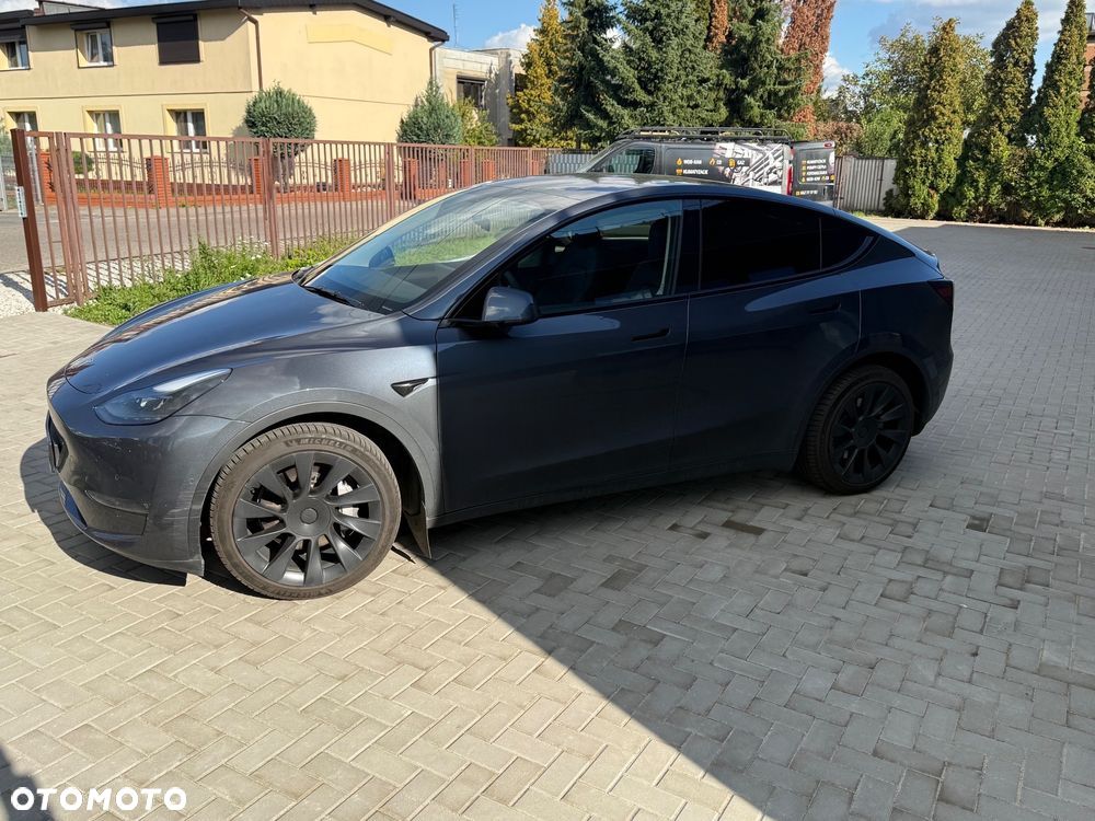 Tesla Y Long Range AWD - 2