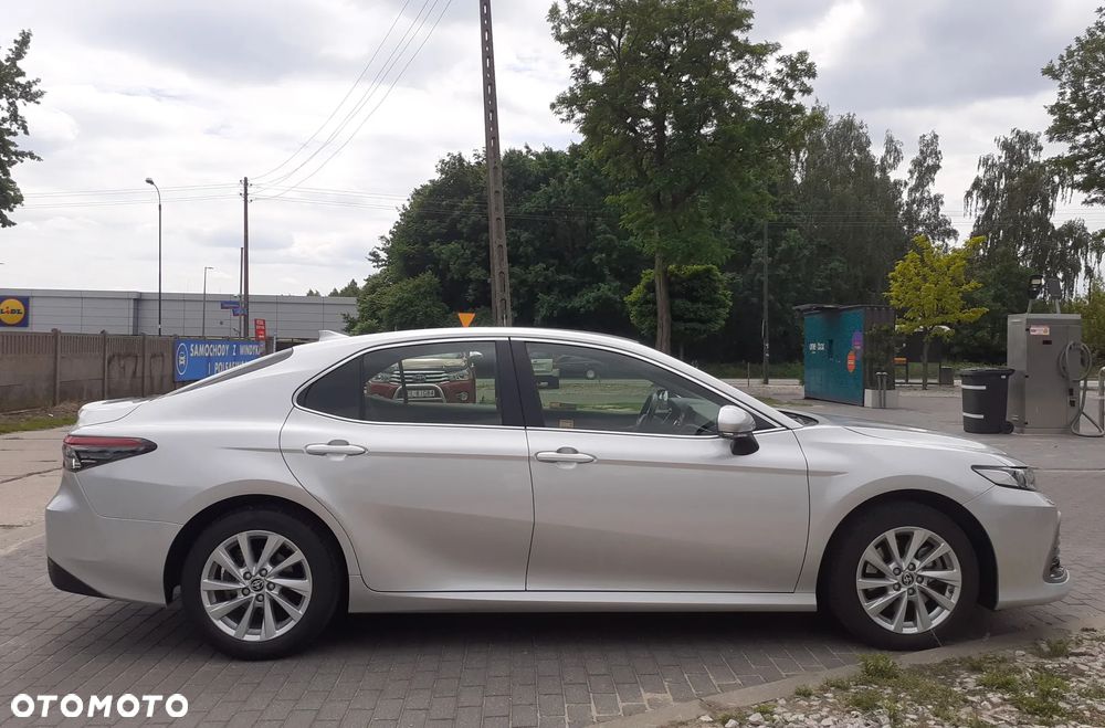 Toyota Camry - 6