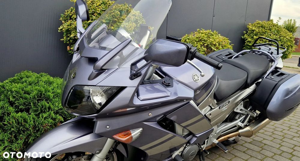 Yamaha FJR - 28