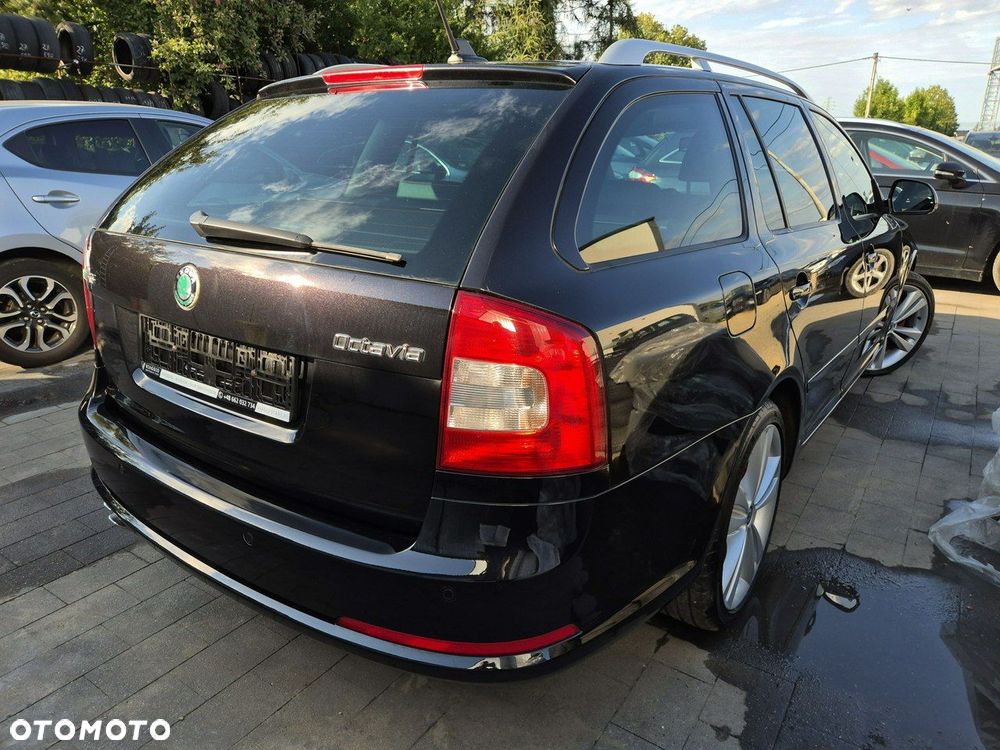 Skoda Octavia Combi 2.0 TDI CR DPF DSG RS - 6