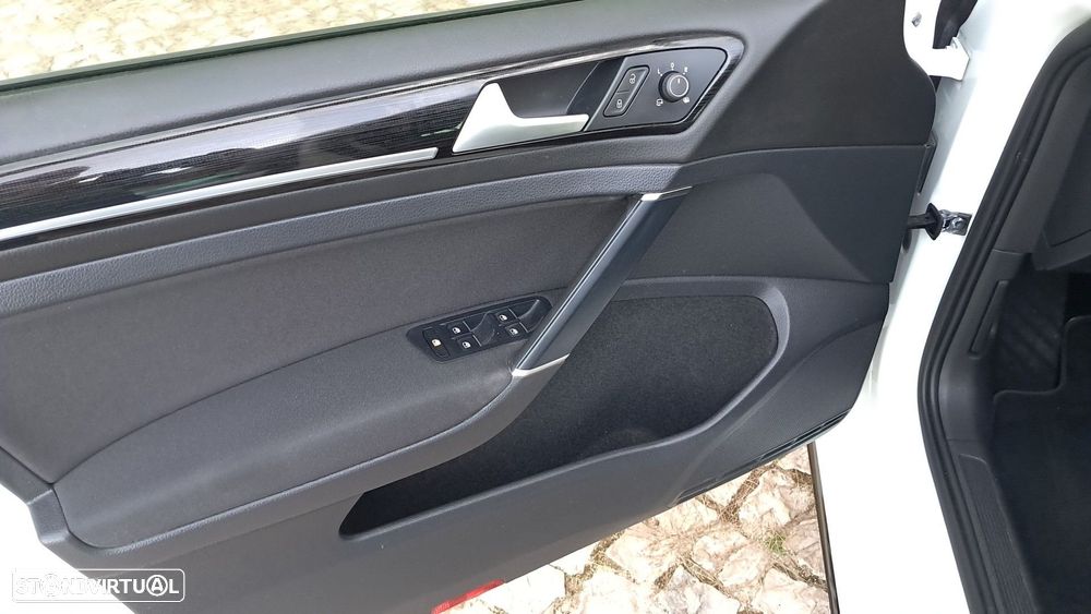 VW Golf 1.5 eTSI R-Line DSG - 15