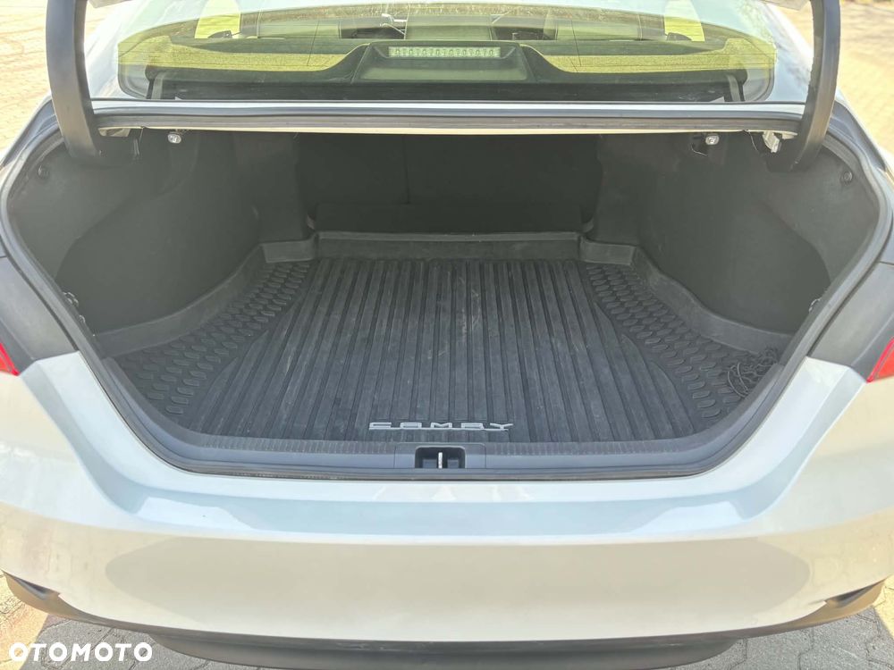 Toyota Camry 2.5 Hybrid Comfort CVT - 18