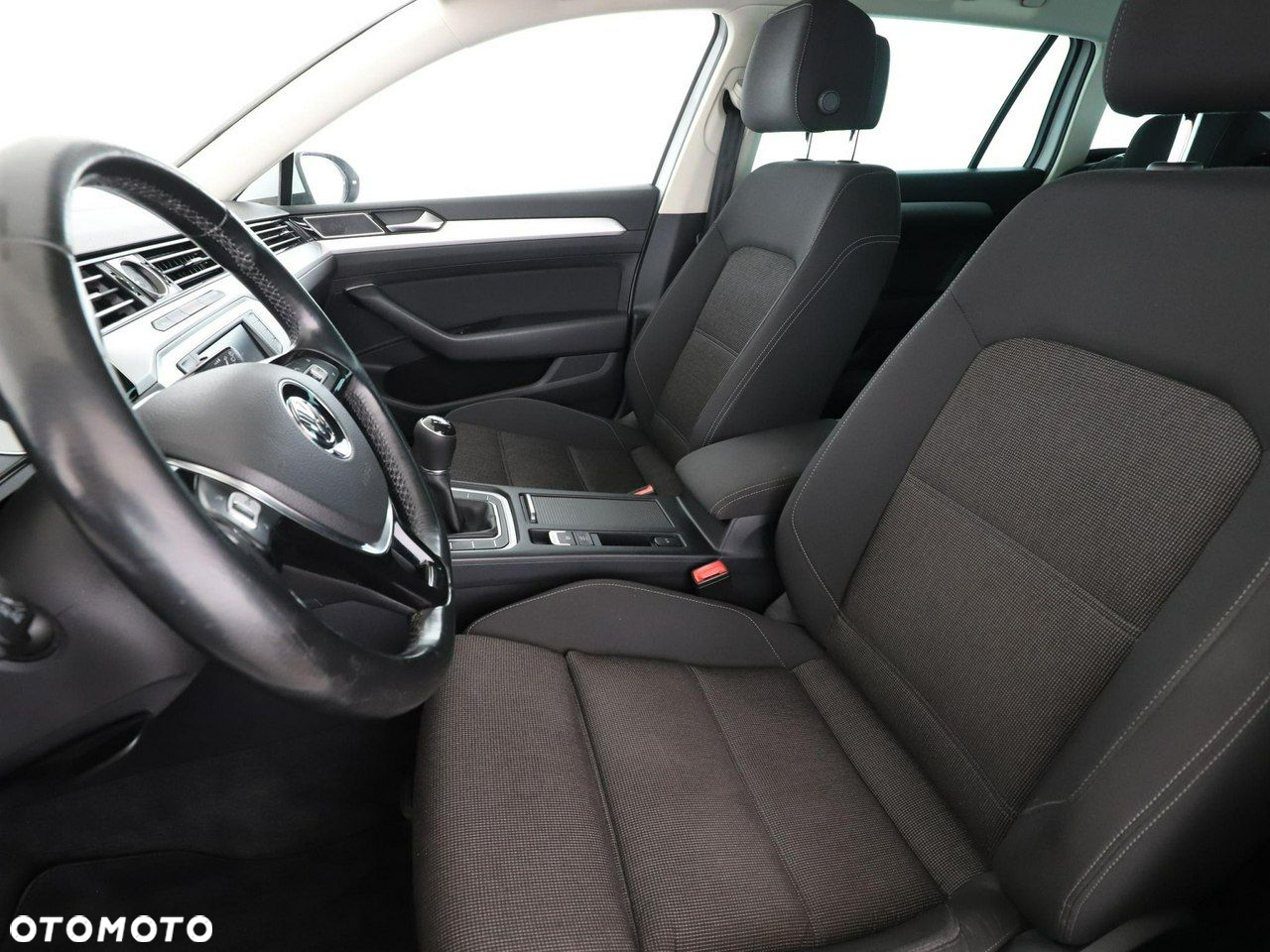 Volkswagen Passat Variant 1.6 TDI (BlueMotion Technology) Comfortline - 13