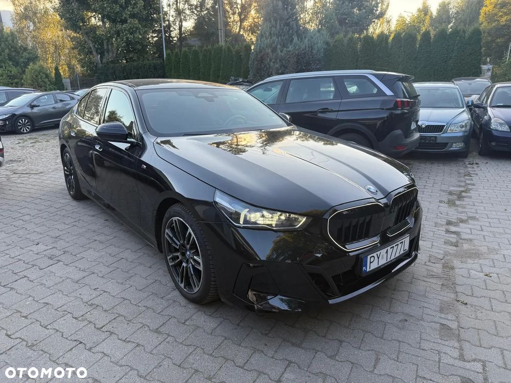 BMW Seria 5 520i M Sport Edition - 1