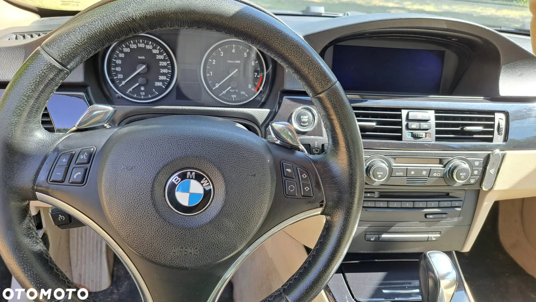 BMW Seria 3 325i Coupe - 14