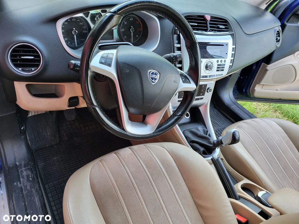 Lancia Delta 2.0 MultiJet 16v Oro - 15