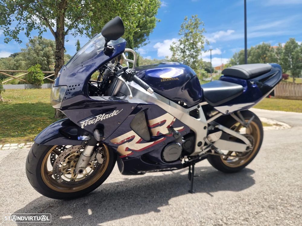 Honda CBR 900 RR  Possível Financiamento - 2