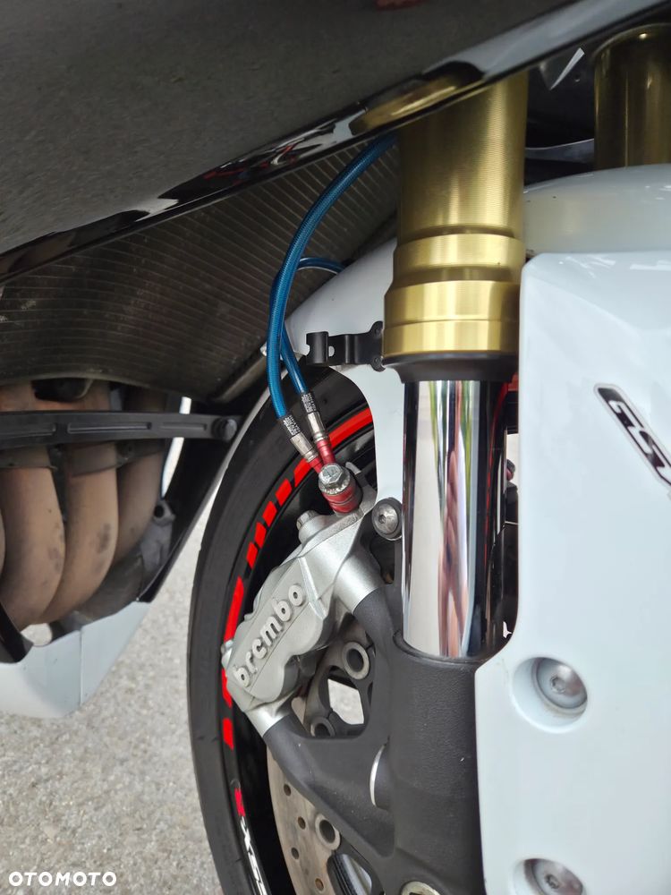 Suzuki GSX-R - 15