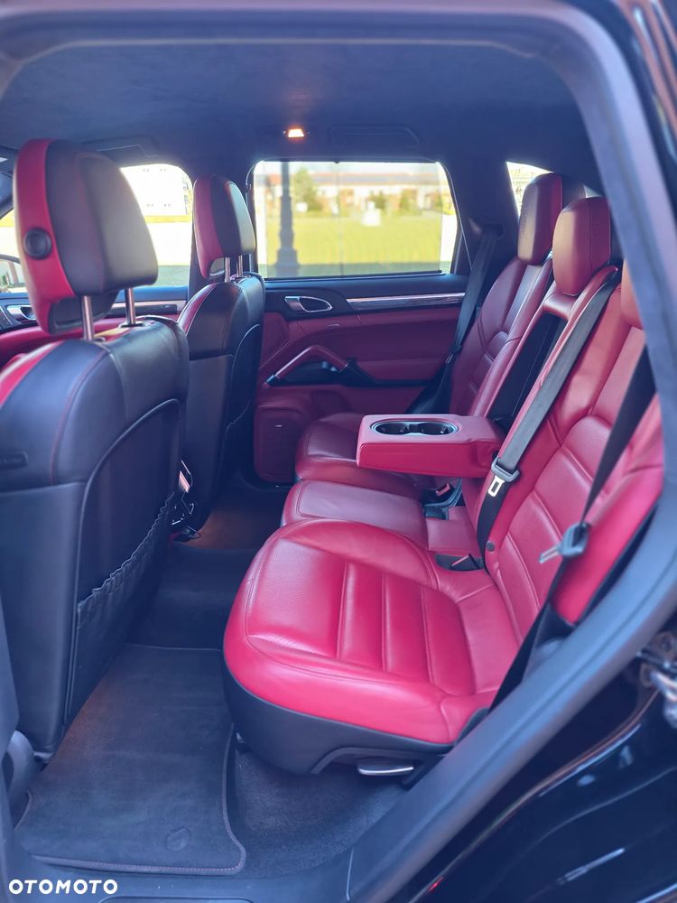 Porsche Cayenne Turbo S Tiptronic S - 26