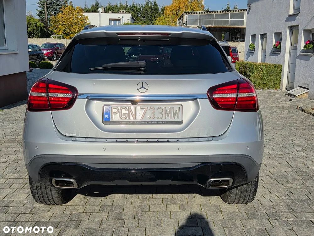 Mercedes-Benz GLA - 4