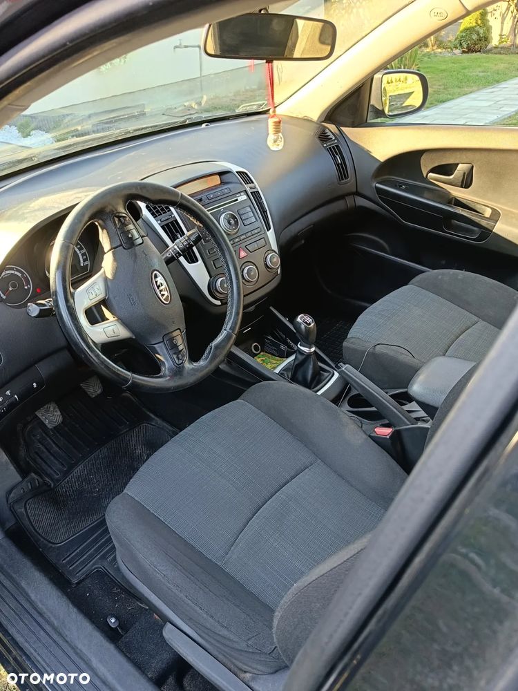 Kia Ceed - 5