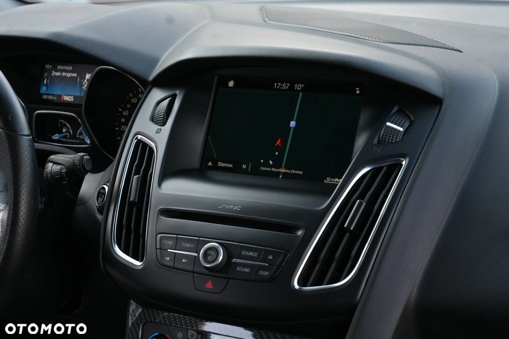 Ford Focus SW 1.5 EcoBoost S&S ST-LINE - 26