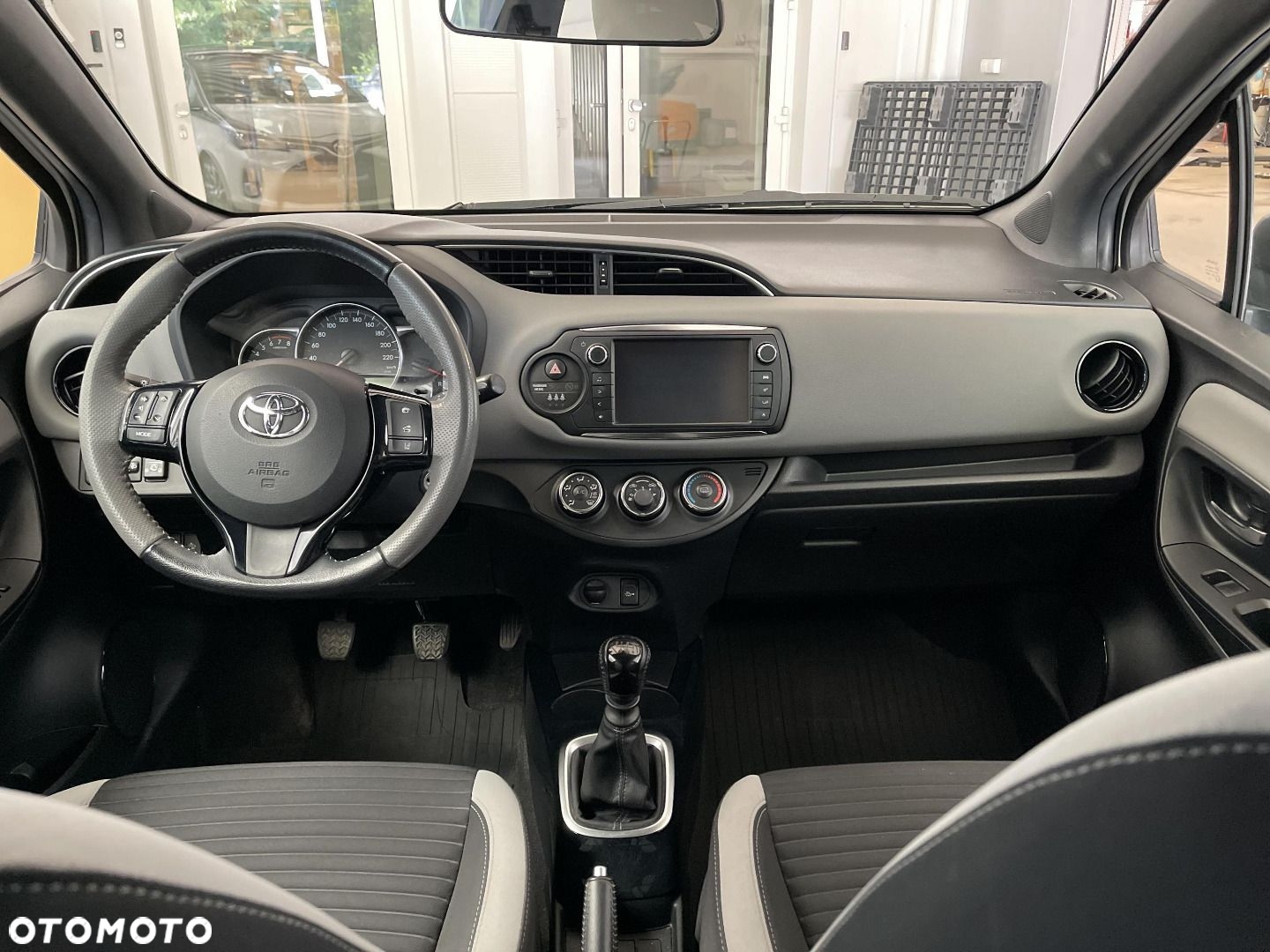 Toyota Yaris - 10