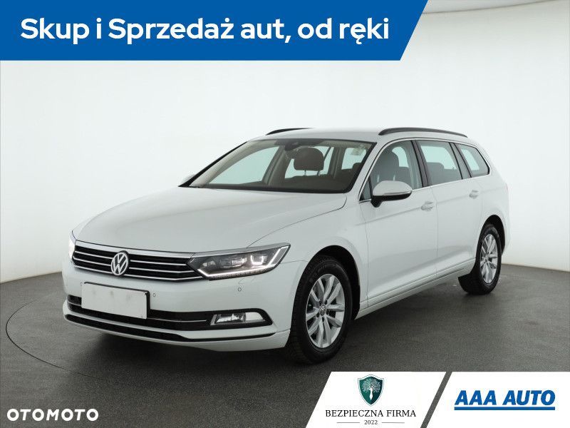 Volkswagen Passat - 2