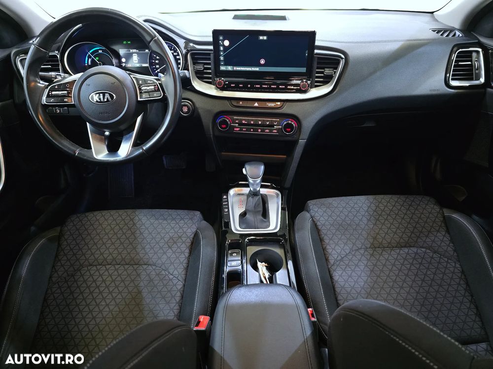 Kia Ceed 1.6 GDI 6DCT PHEV Vision - 5