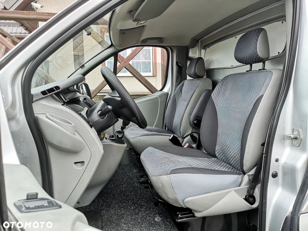 Renault Trafic 2.0dCi 90 - 11