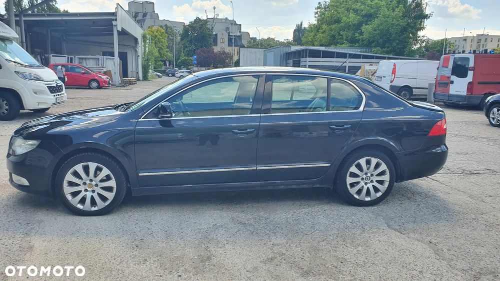 Skoda Superb 2.0 TDI Elegance DSG - 27