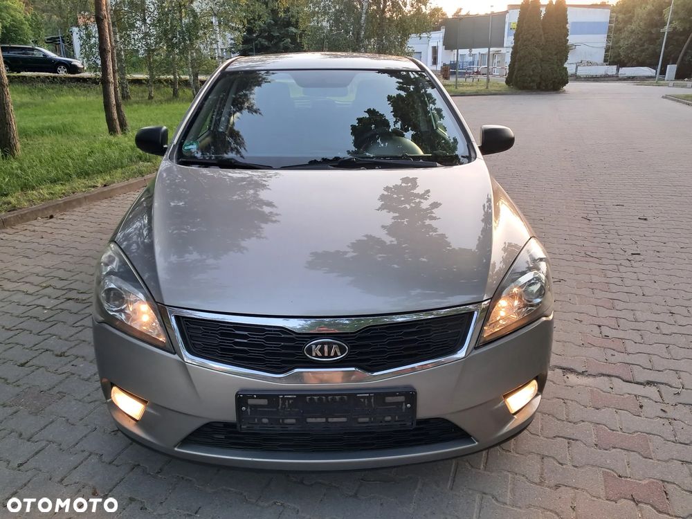 Kia Ceed 1.4 M - 11