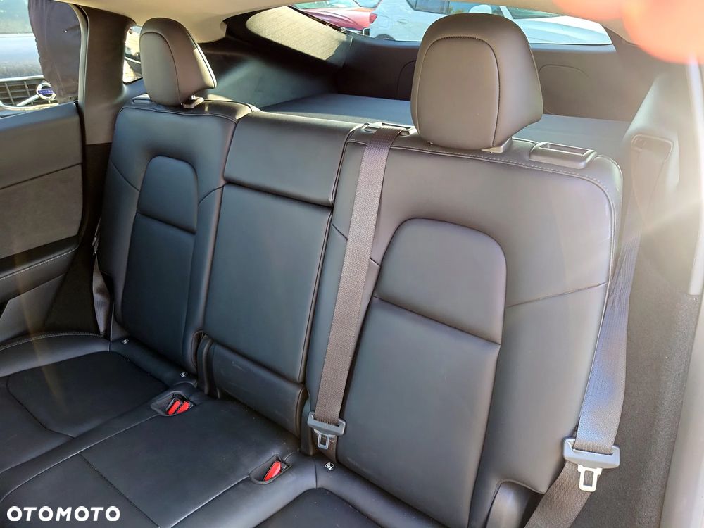 Tesla Model Y Long Range Dual Motor AWD - 17