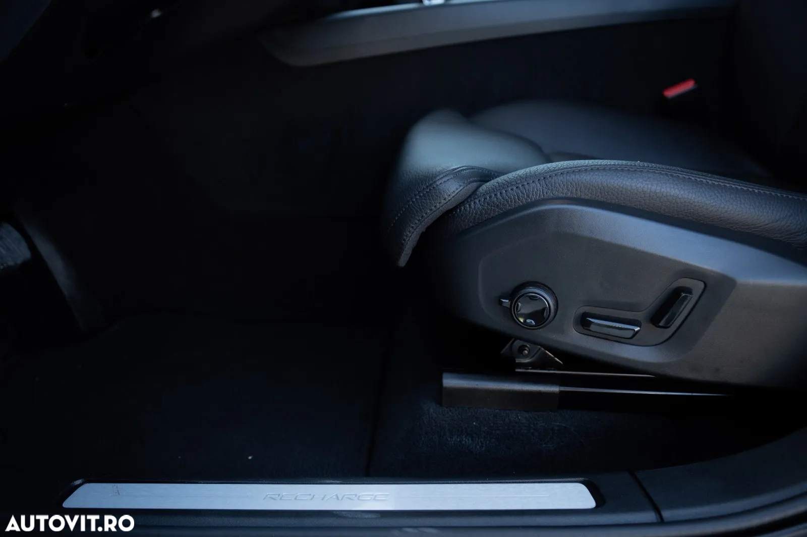Volvo XC 60 T8 AWD Recharge Plus Dark - 20
