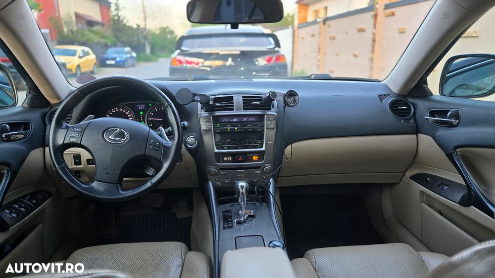Lexus Seria IS 250 2.5 V6 Aut Executive - 5