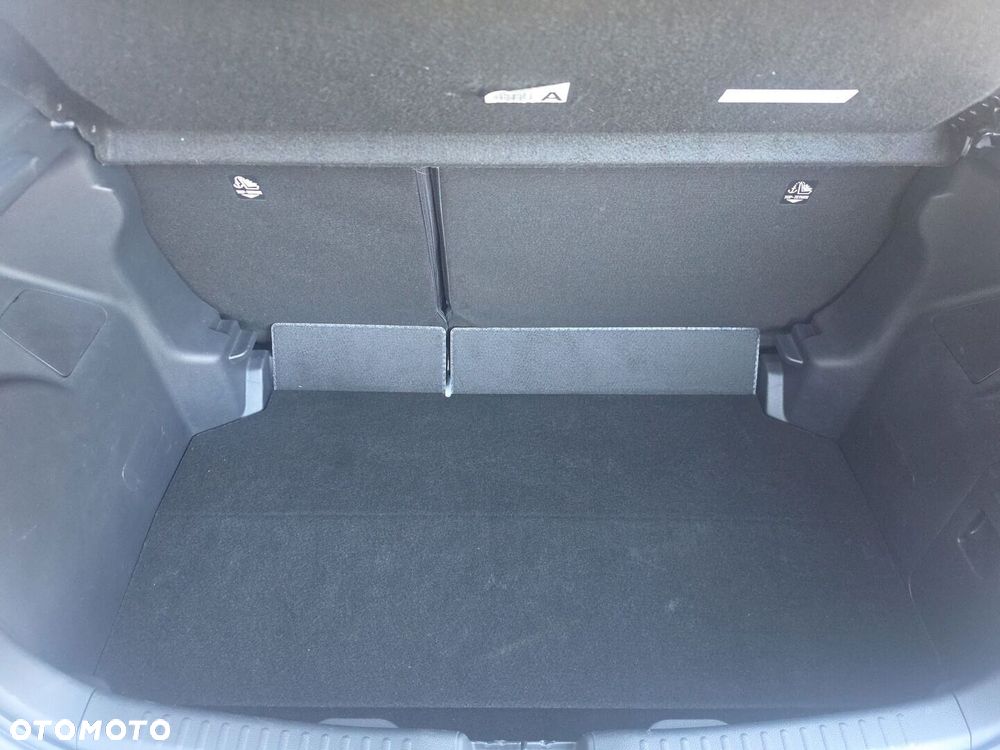Toyota Yaris Hybrid 1.5 Style - 12