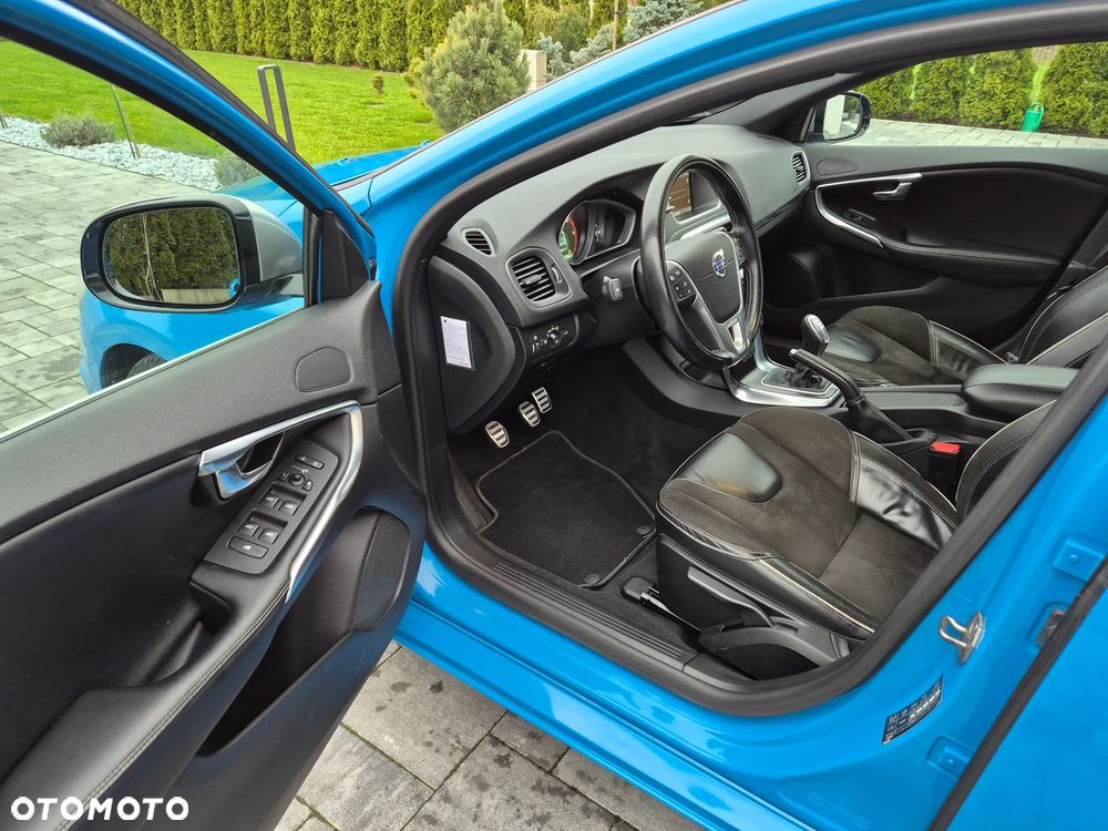 Volvo V40 D2 R Design - 13