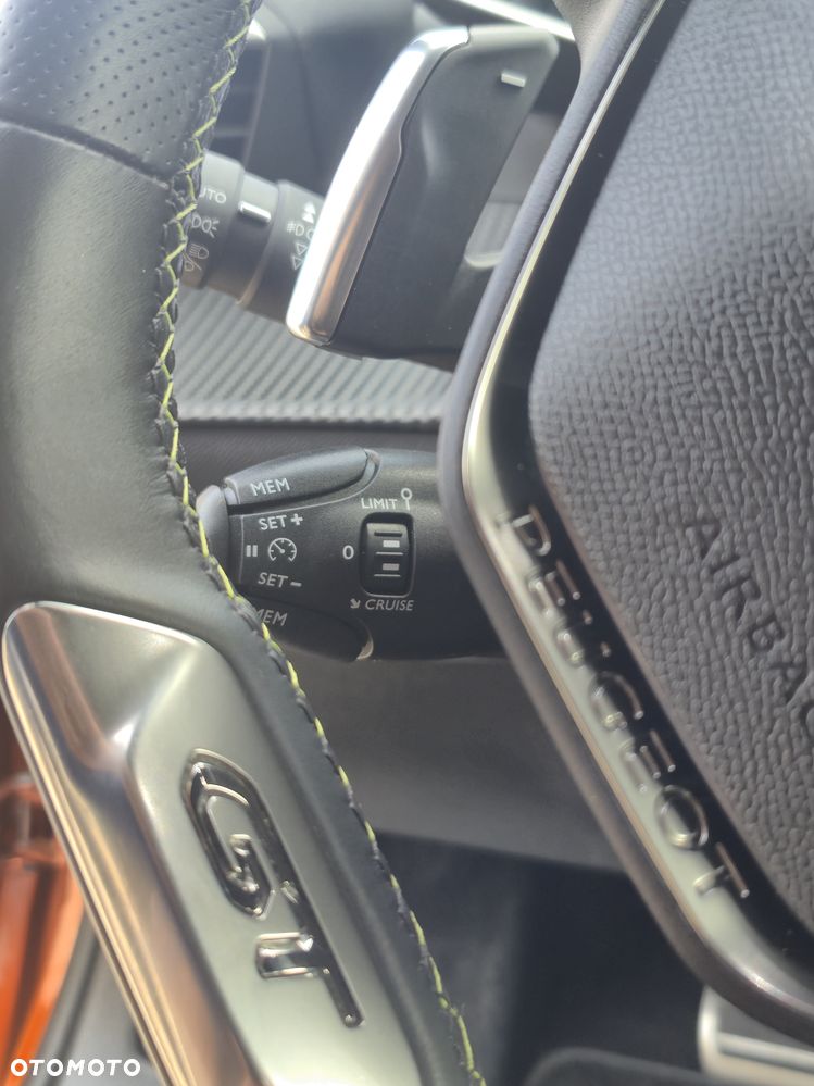Peugeot 2008 PureTech 130 EAT8 GT Exclusive - 13