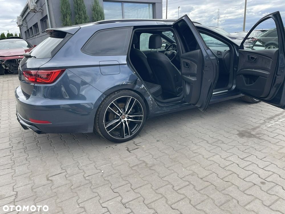 Seat Leon Sportstourer 2.0 TSI 4Drive OPF DSG Cupra - 2