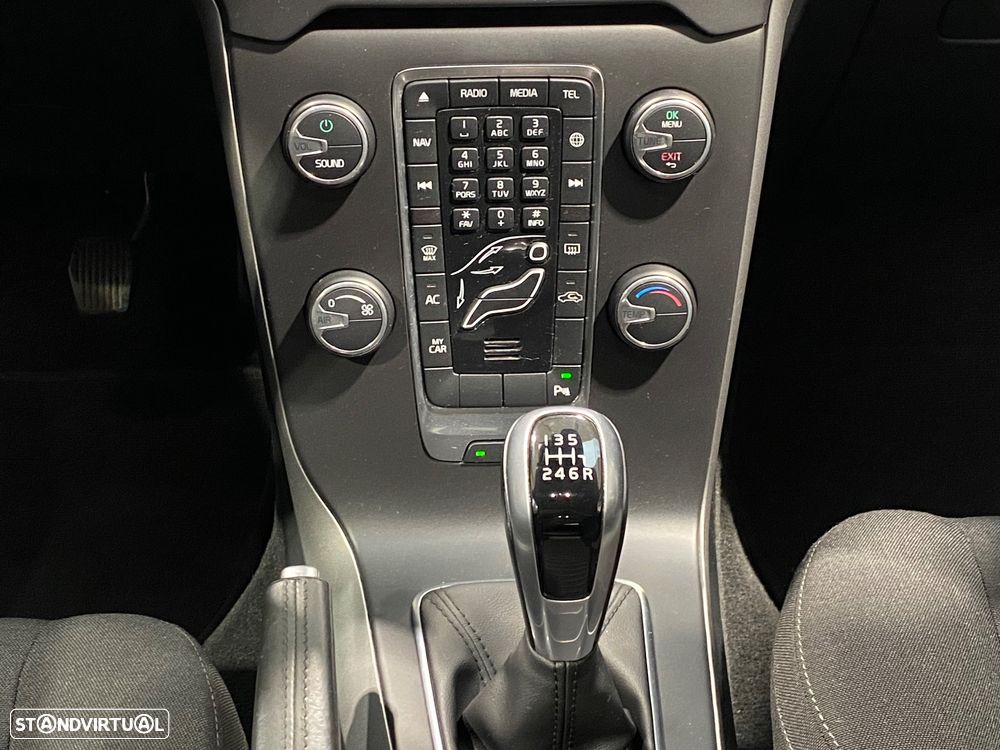 Volvo V40 Cross Country 2.0 D2 Momentum - 15