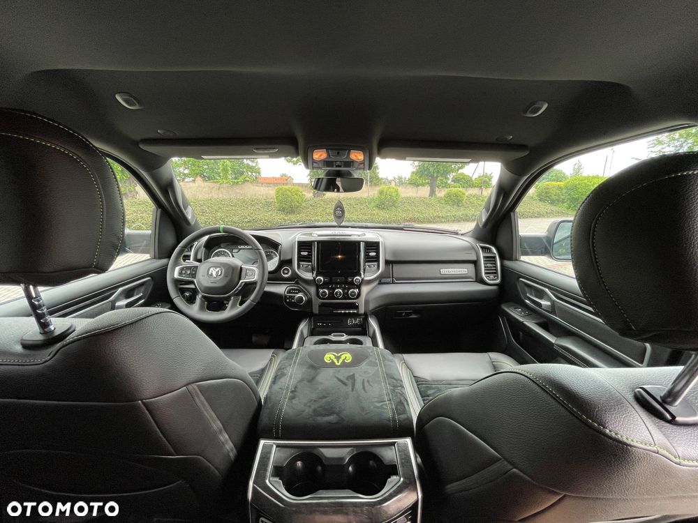 RAM 1500 5.7 Crew Cab Bighorn - 23