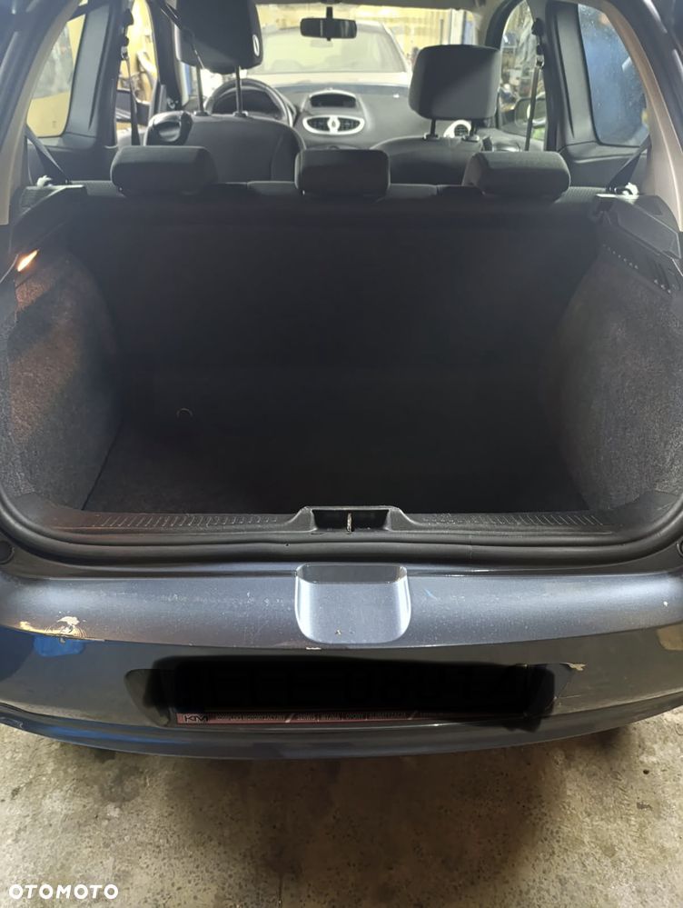 Renault Clio - 9