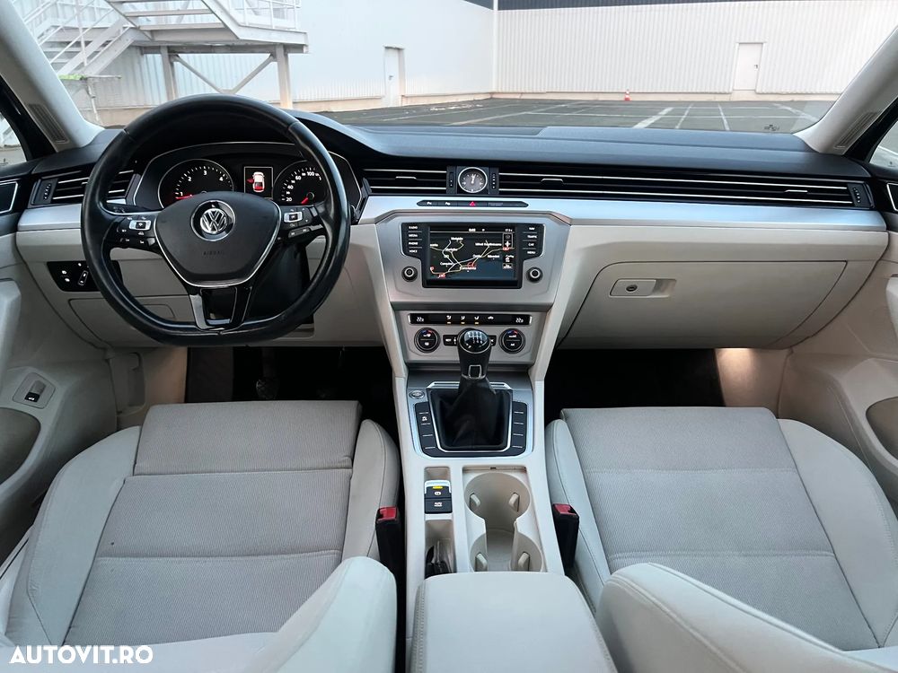 Volkswagen Passat - 27