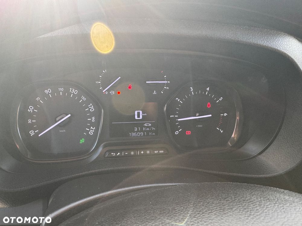 Opel Vivaro - 21